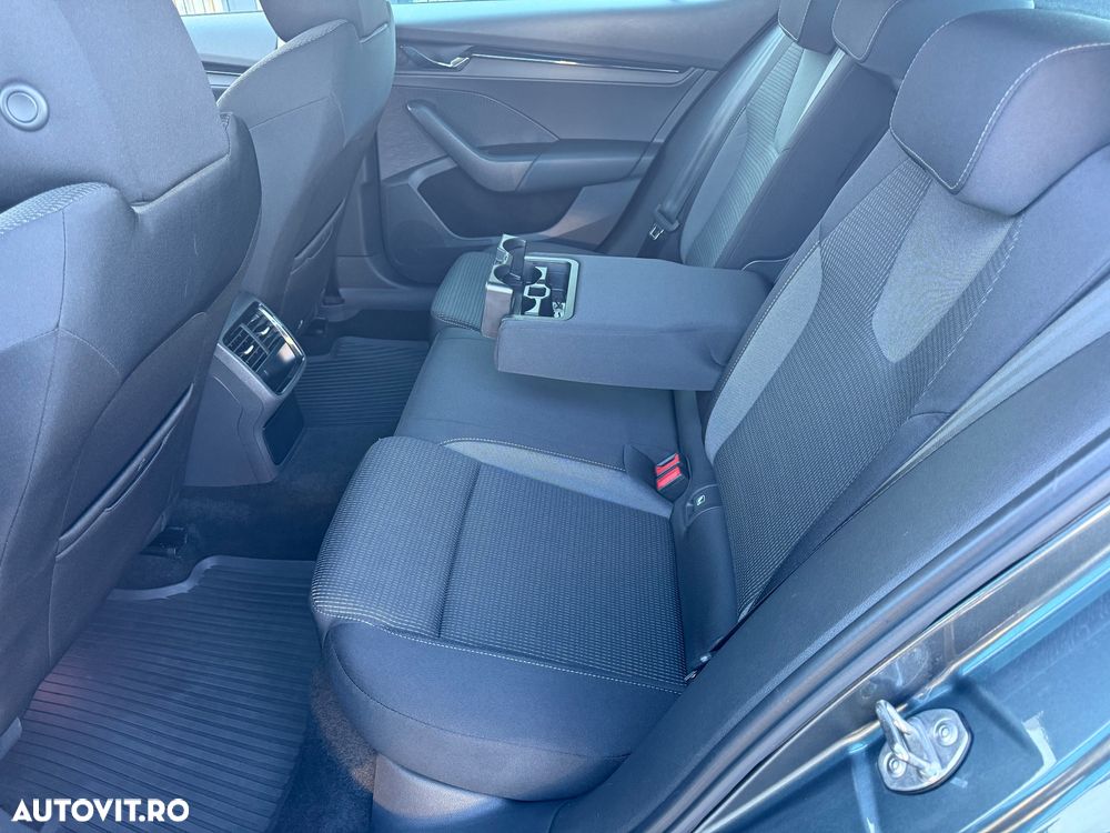 Skoda Octavia 2.0 TDI DSG Ambition - 13