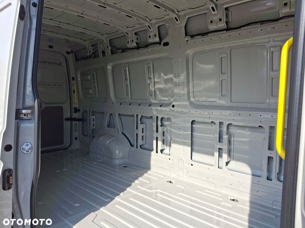 Volkswagen Crafter - 14