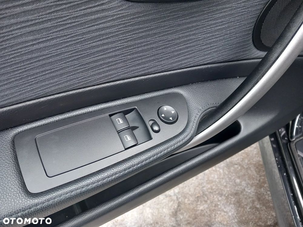 BMW Seria 1 116d - 27