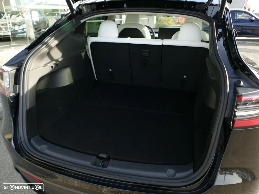 Tesla Model Y Standard - 14