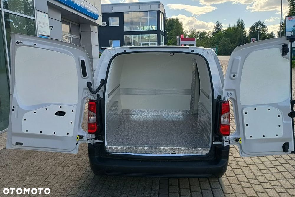 Opel Combo Van L1H1 Izoterma 1.2 110KM - 6