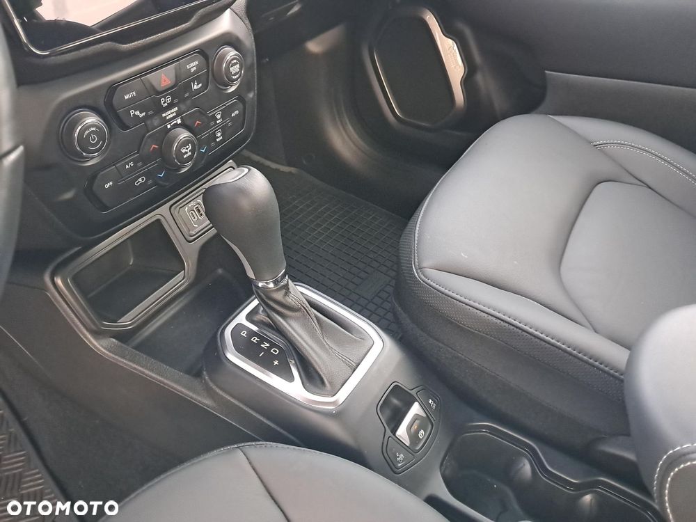 Jeep Renegade - 12