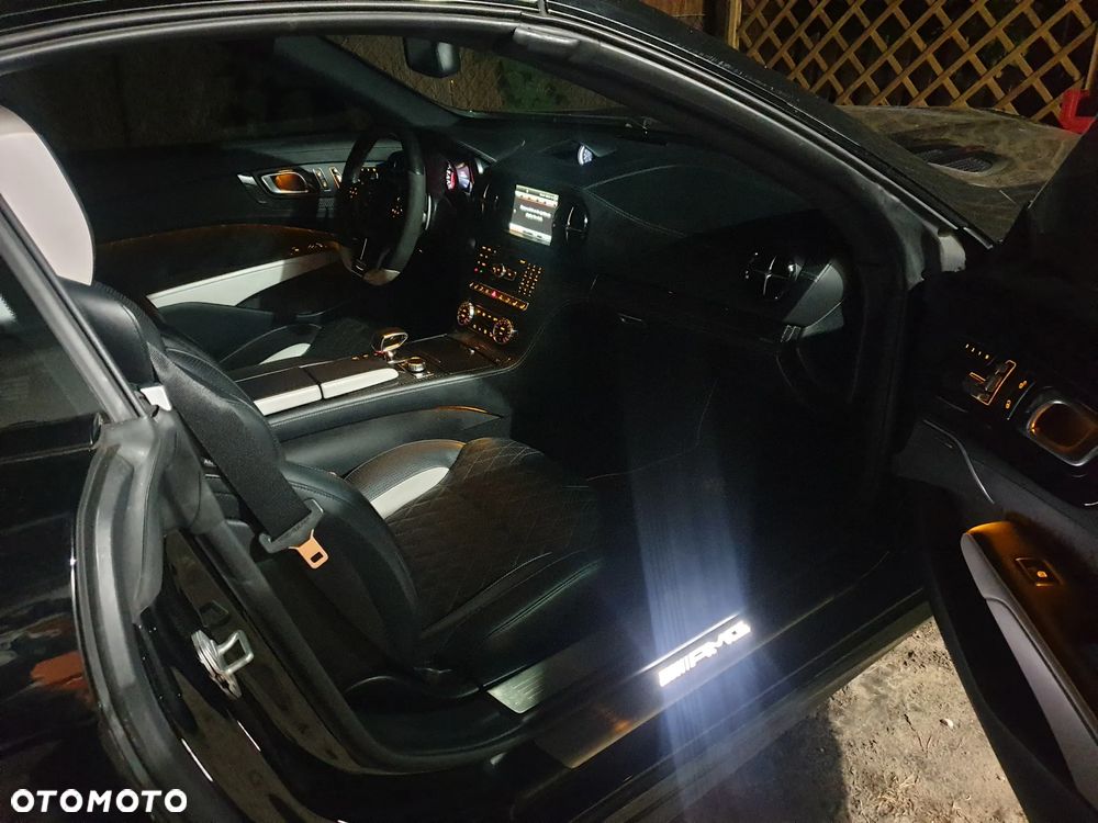 Mercedes-Benz SL 63 AMG - 13