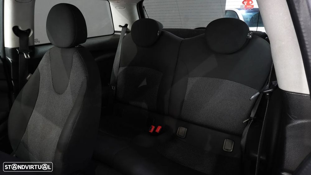 MINI 3 Portas One - 28