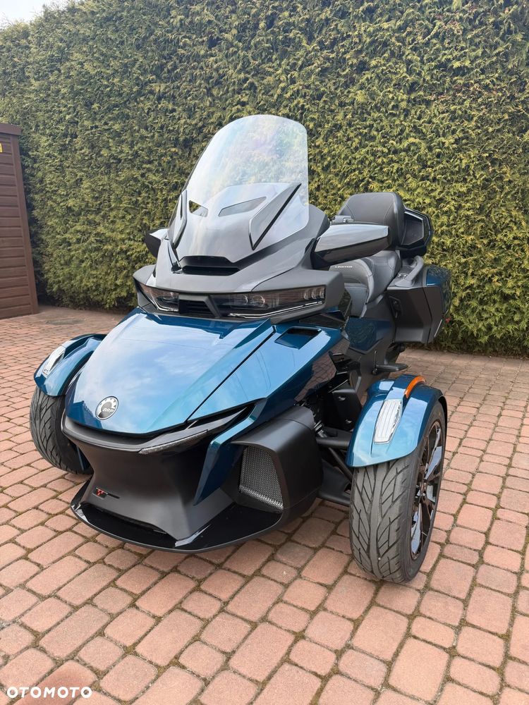 Can-Am Spyder - 2