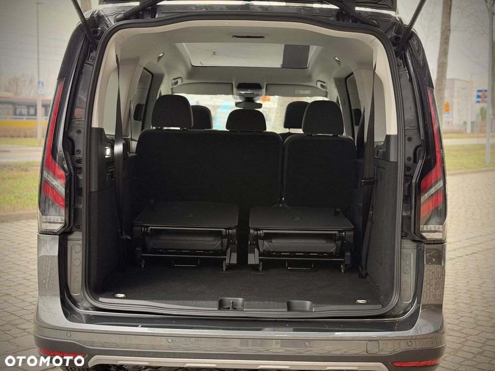 Ford Tourneo Connect Grand - 16