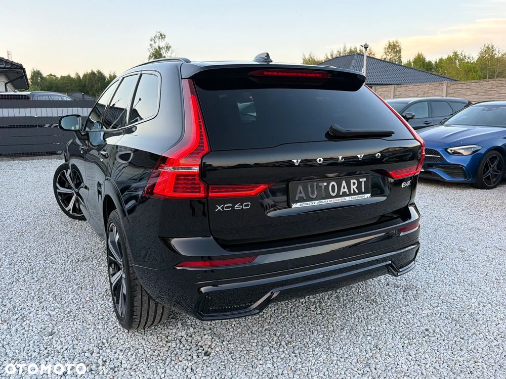 Volvo XC 60 B4 D AWD Ultimate Dark - 13