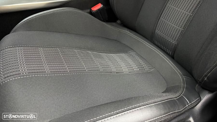 Peugeot 308 1.5 BlueHDi Allure Pack EAT8 - 28