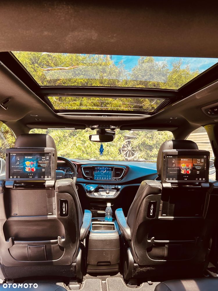 Chrysler Pacifica - 7