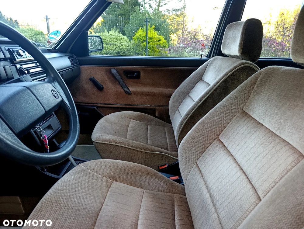Volkswagen Golf - 11