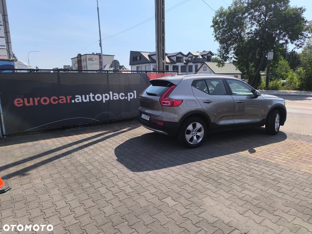 Volvo XC 40 T3 Momentum Pro - 3