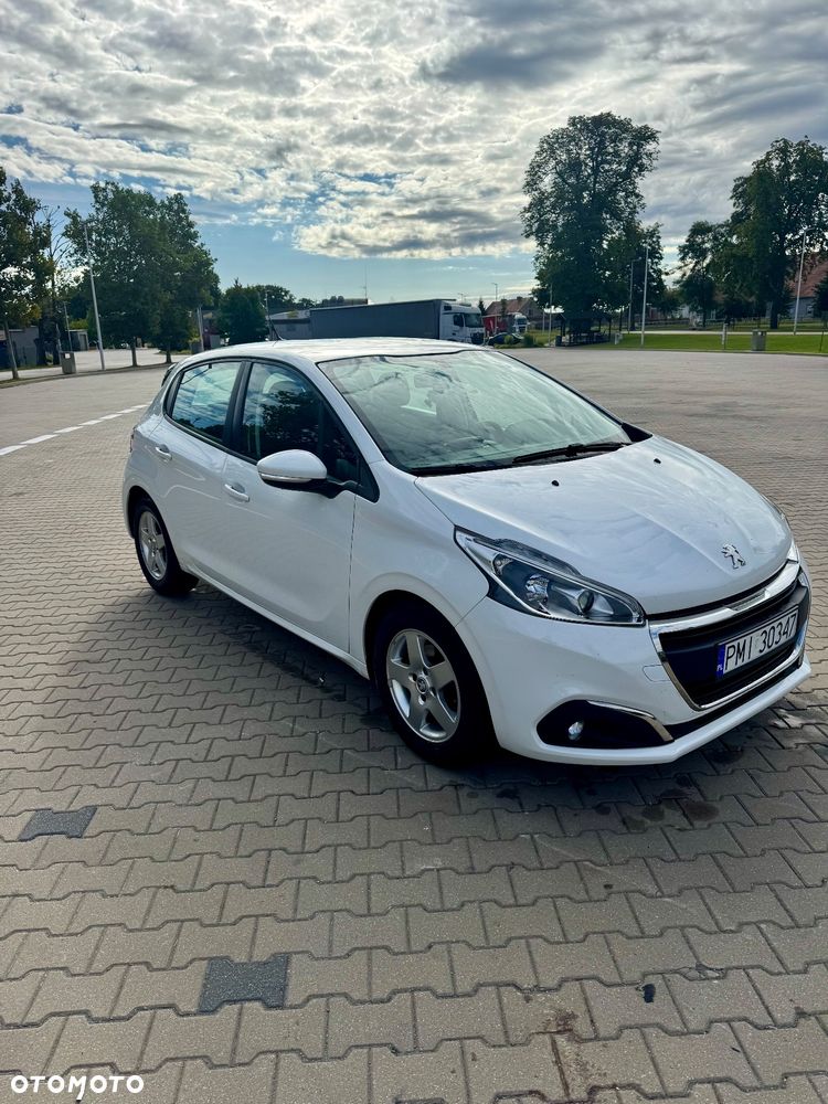 Peugeot 208 - 6
