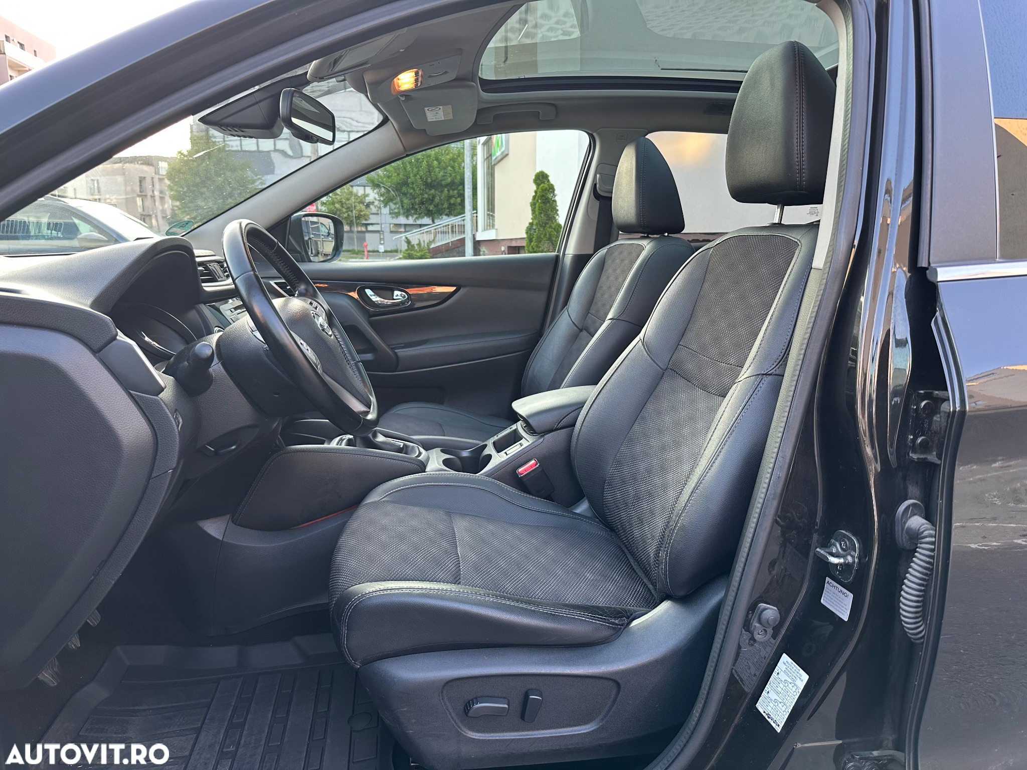 Nissan Qashqai 1.6 DCI 4 x 4 DPF Start/Stop tekna - 10