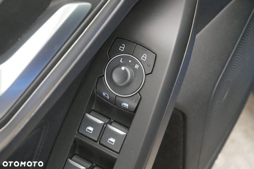 Ford Focus 1.0 EcoBoost Titanium - 27
