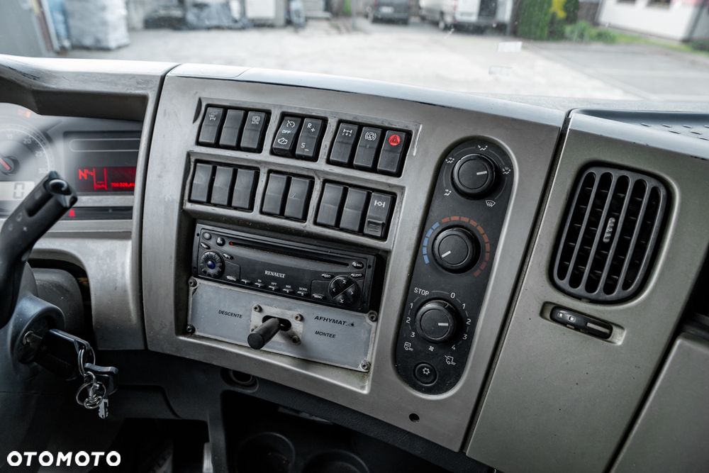 Renault Premium 450 DXI + Ten CATE TCO40 - 15