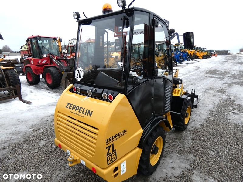 Zeppelin ZL25 ( Atlas AR320 ) 2024r / Powystawowa z Niemiec / Miniładowarka / - 30