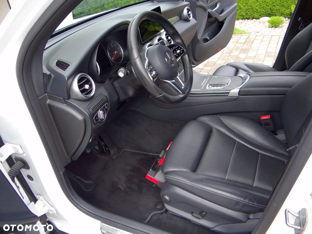 Mercedes-Benz GLC 200 d Business Edition - 26