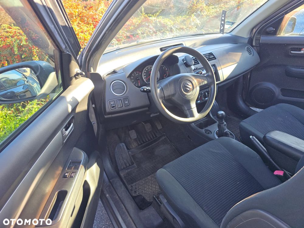 Suzuki Swift - 6