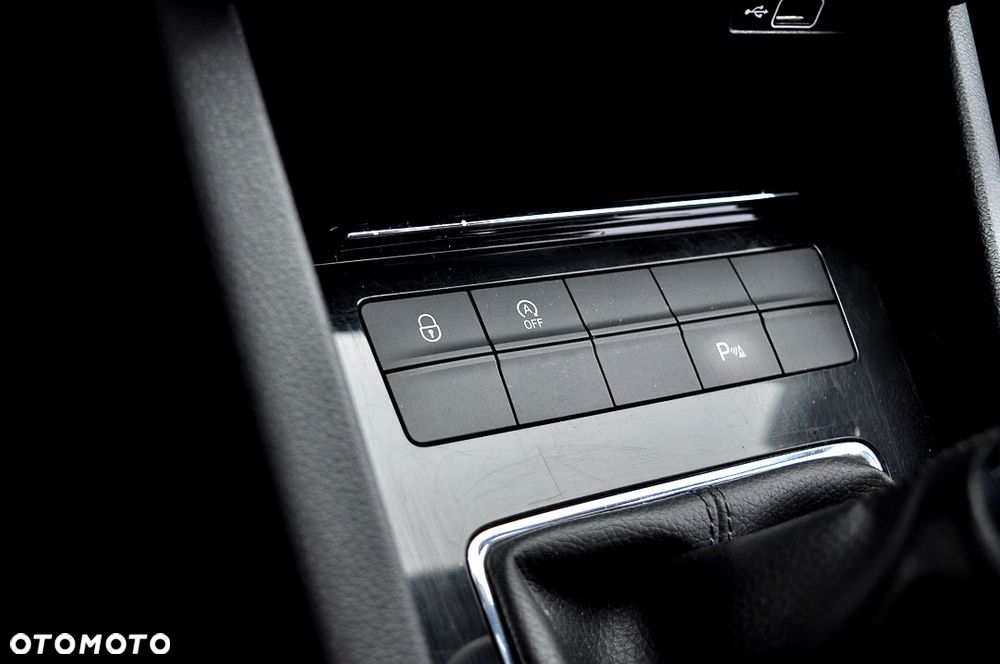 Skoda Octavia 1.6 TDI Premium Edition - 32