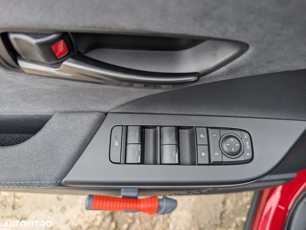 Toyota C-HR 2.0 PHEV 223 CP 4x2 CVT Exclusive - 23