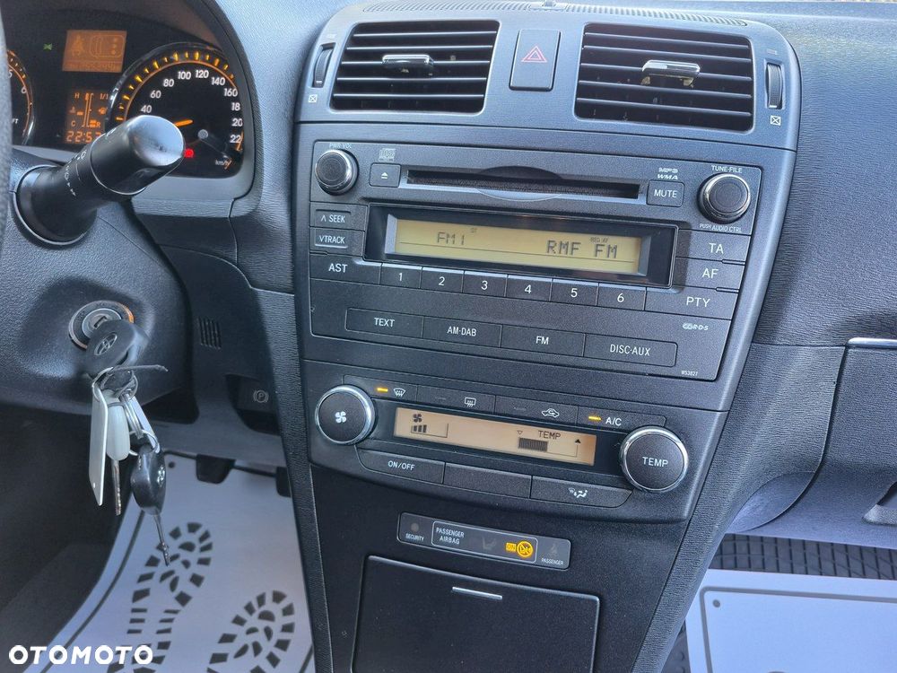 Toyota Avensis - 12