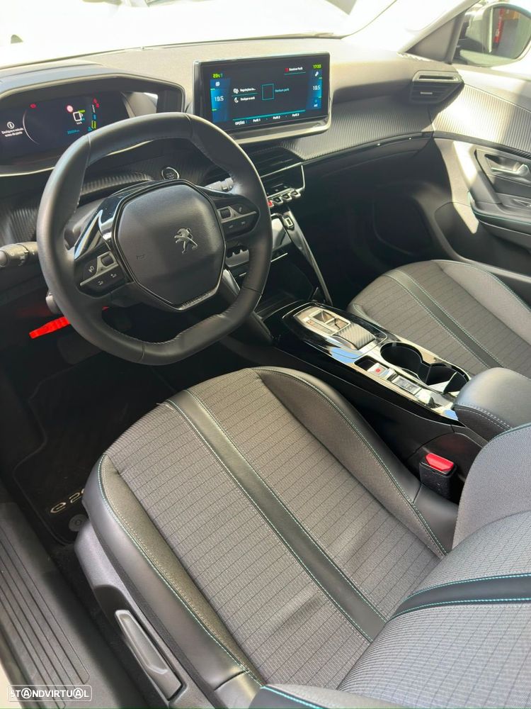 Peugeot e-2008 50 kWh Allure Pack — fotografia 8