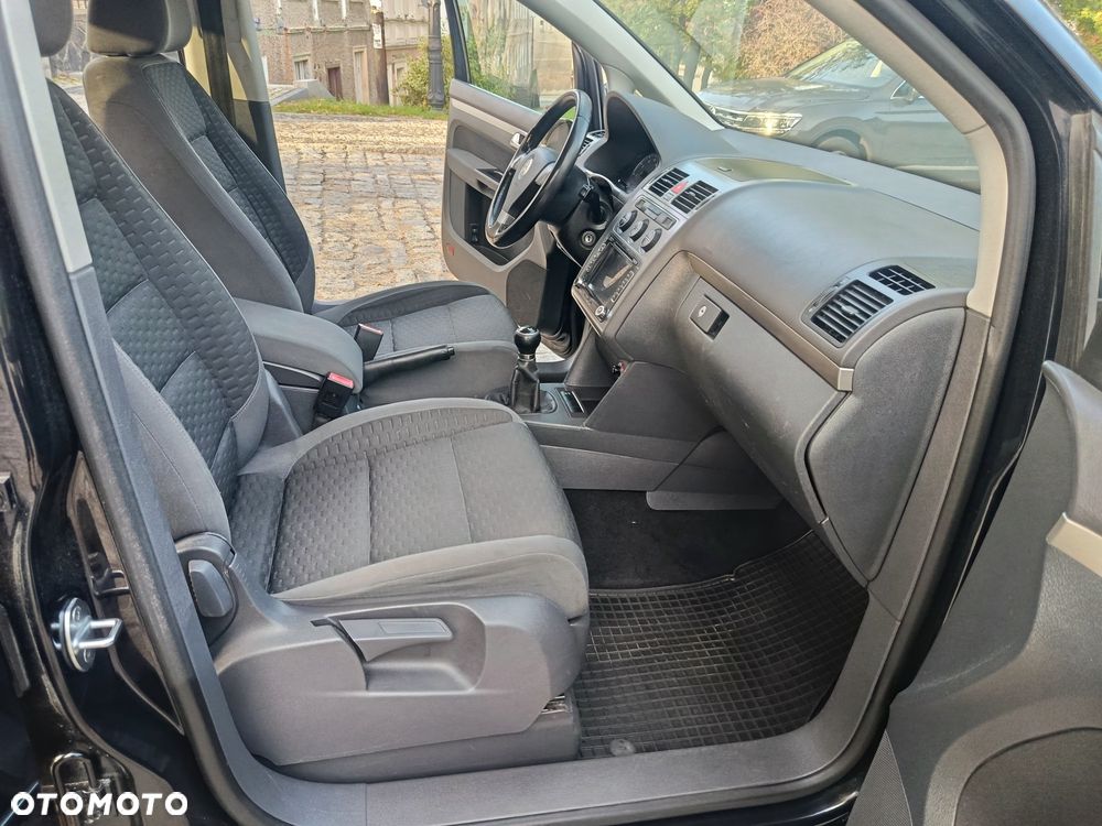 Volkswagen Touran - 7
