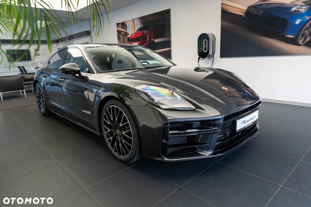 Porsche Panamera 4 - 8