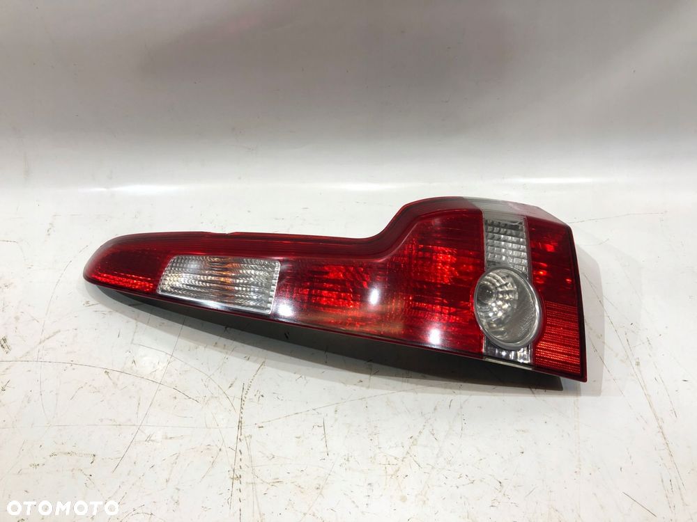 volvo v50 lampa prawy tył tylna kombi - 1
