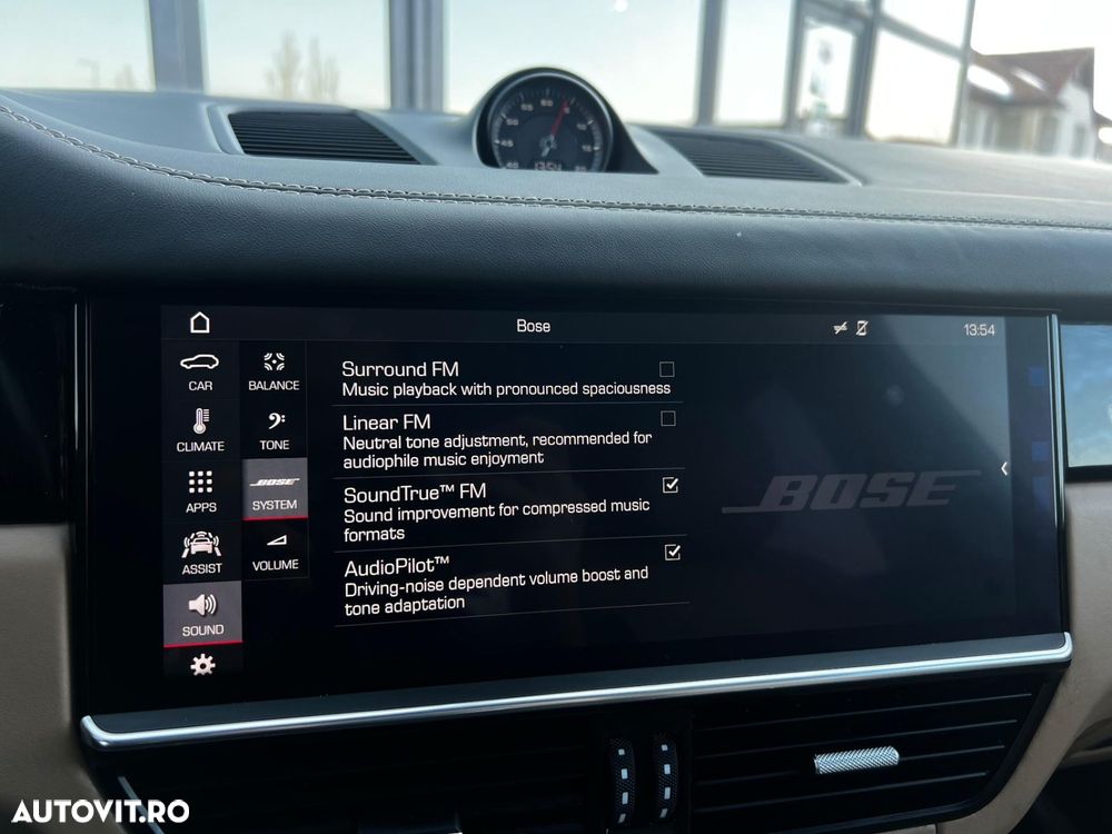 Porsche Cayenne - 34