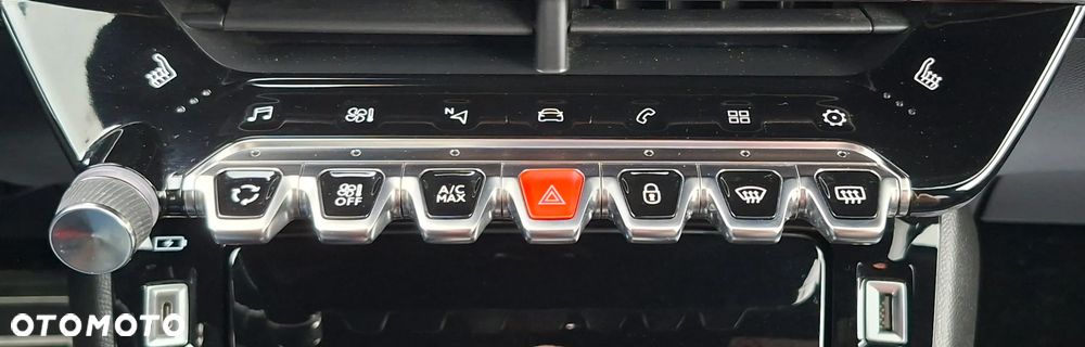 Peugeot 2008 PureTech 130 EAT8 GT - 17