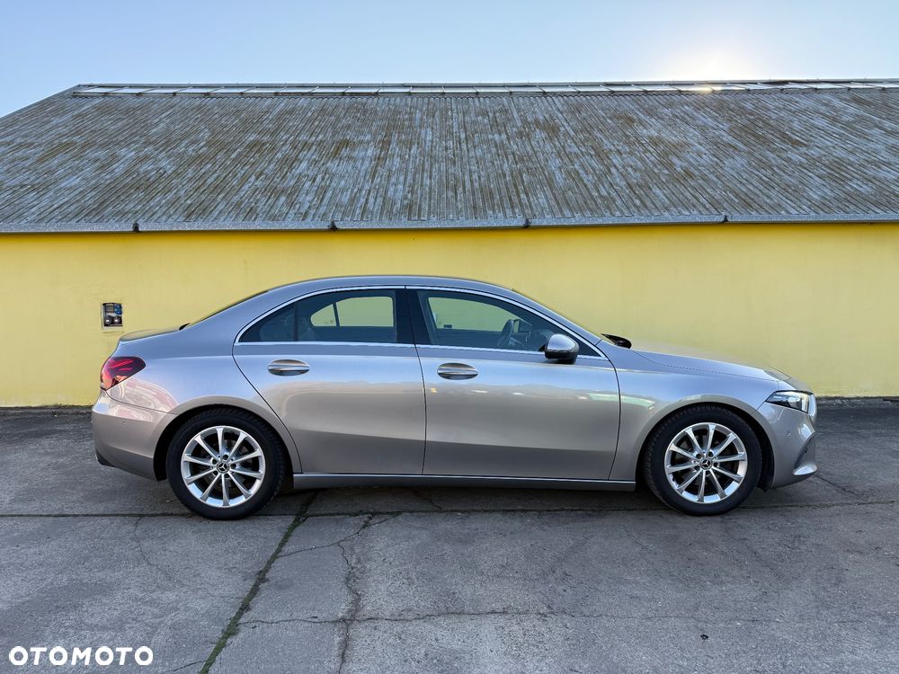 Mercedes-Benz Klasa A 180 7G-DCT - 2
