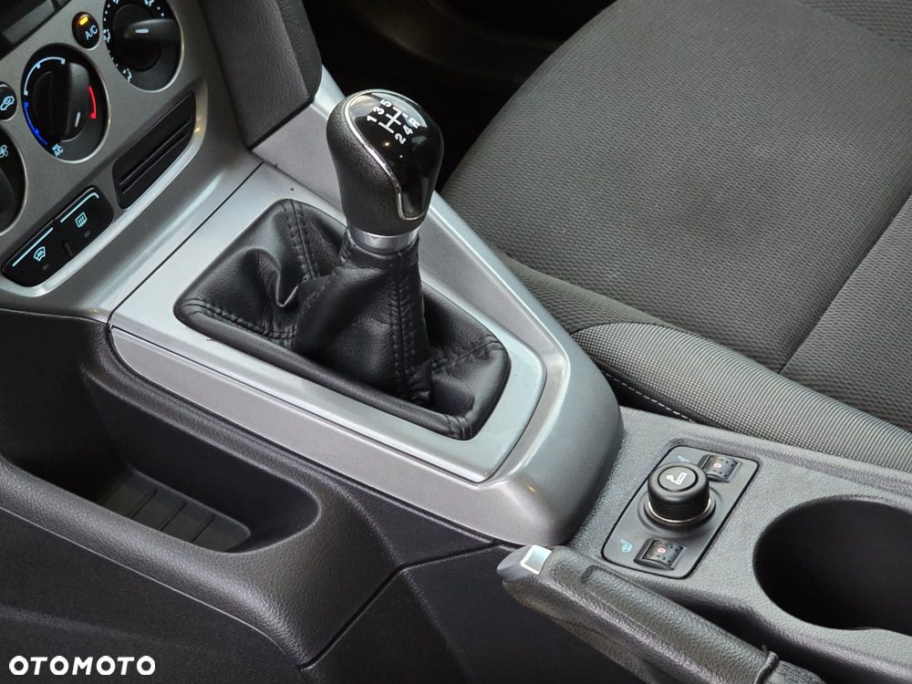 Ford Focus SW 1.6 Ti-VCT Trend - 37