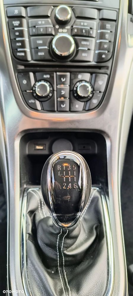 Opel Astra 1.6 Turbo - 13