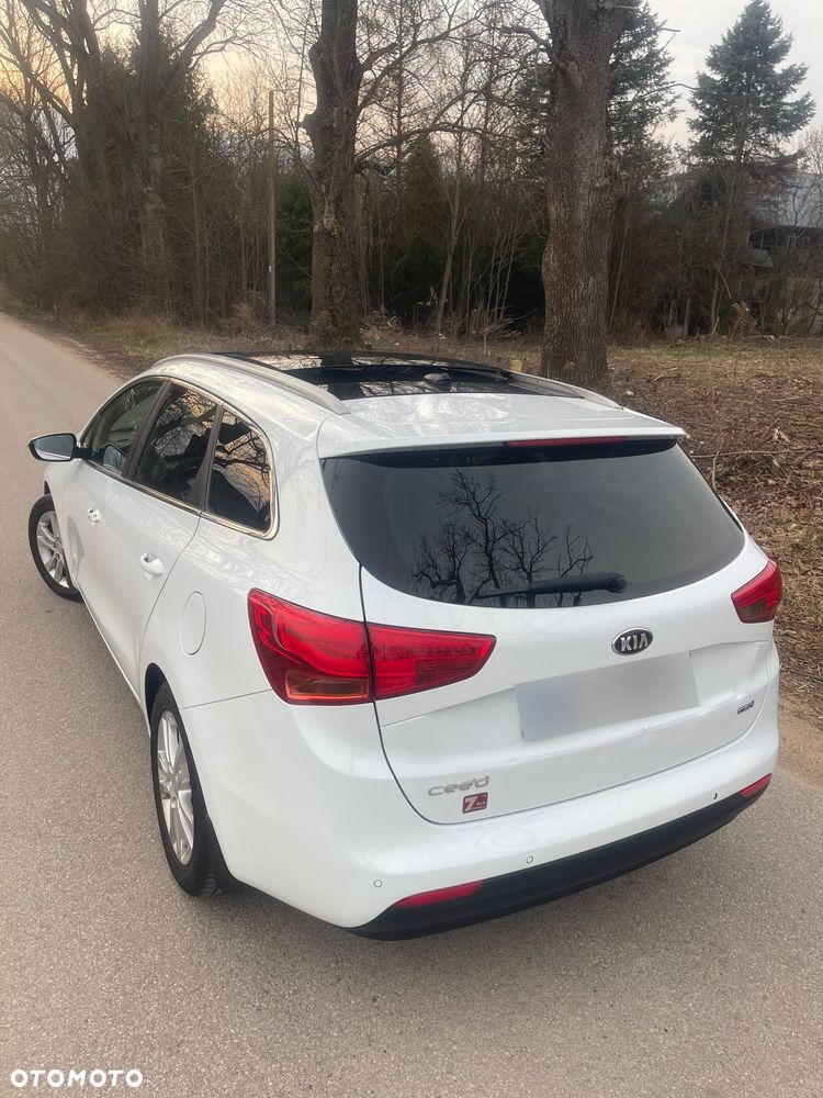 Kia Ceed - 11