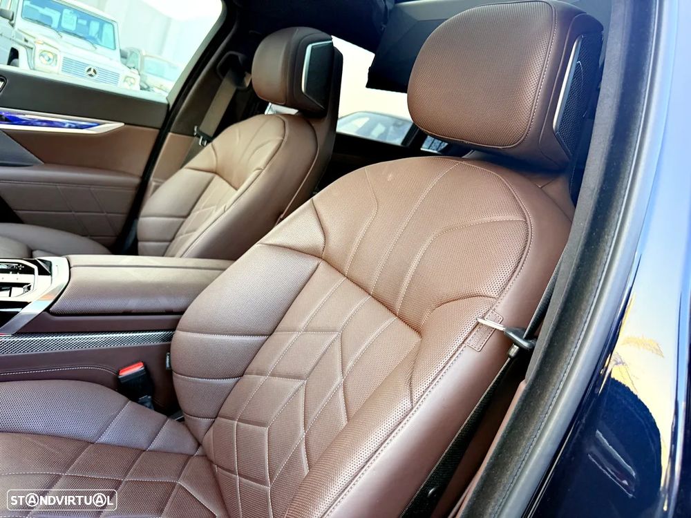 BMW 760 Me xDrive - 23