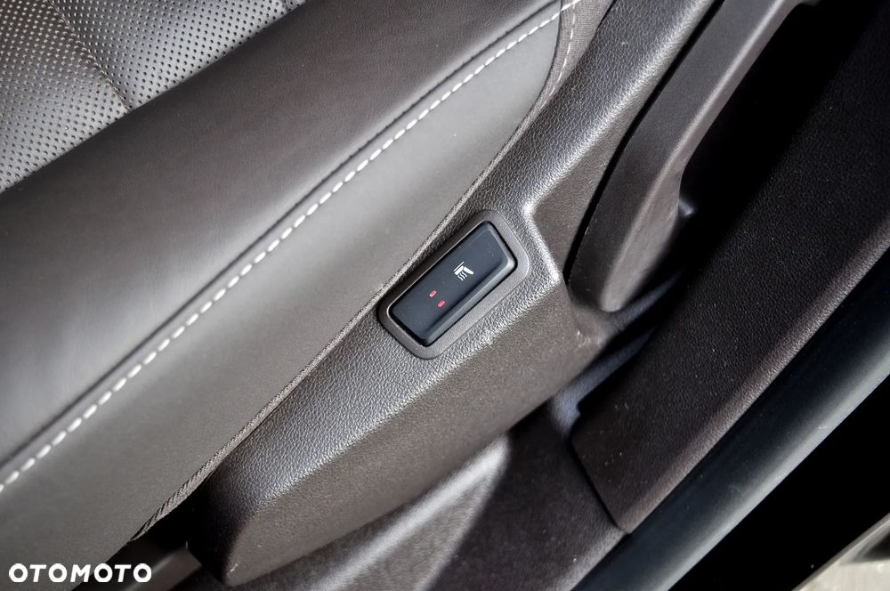 Renault Espace 1.6 dCi Energy Initiale Paris EDC 7os - 25