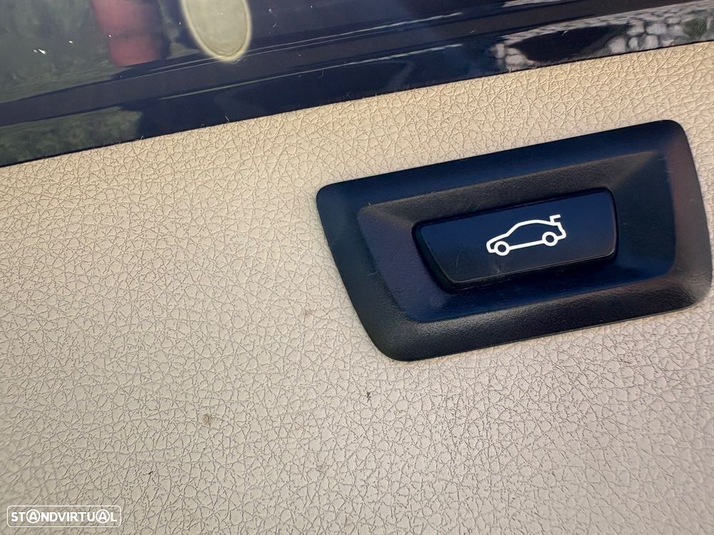 BMW 318 d Auto Line Luxury — fotografia 38