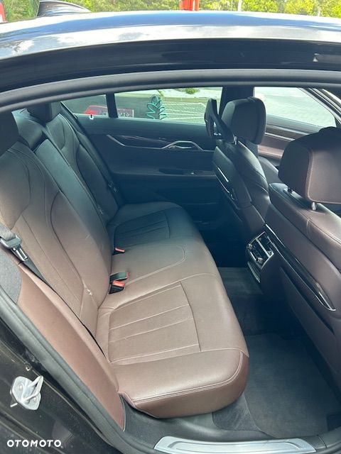BMW Seria 7 740d xDrive - 31