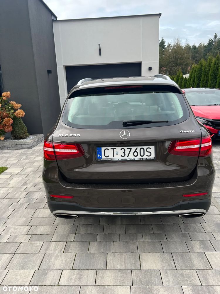 Mercedes-Benz GLC 250 4-Matic - 4