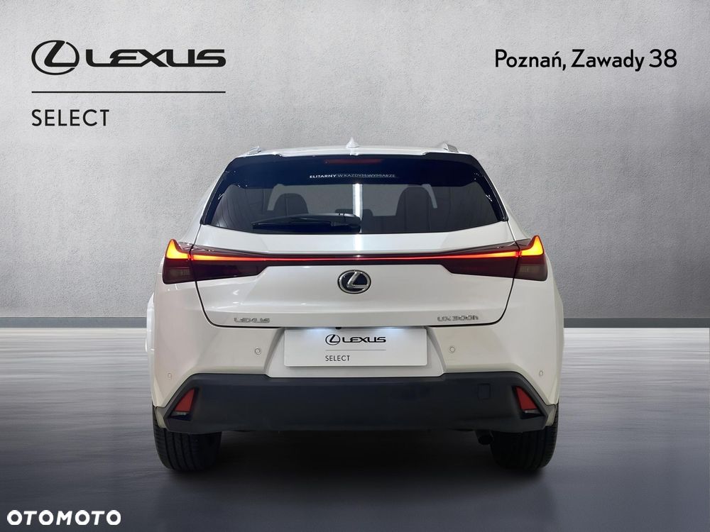 Lexus UX - 4