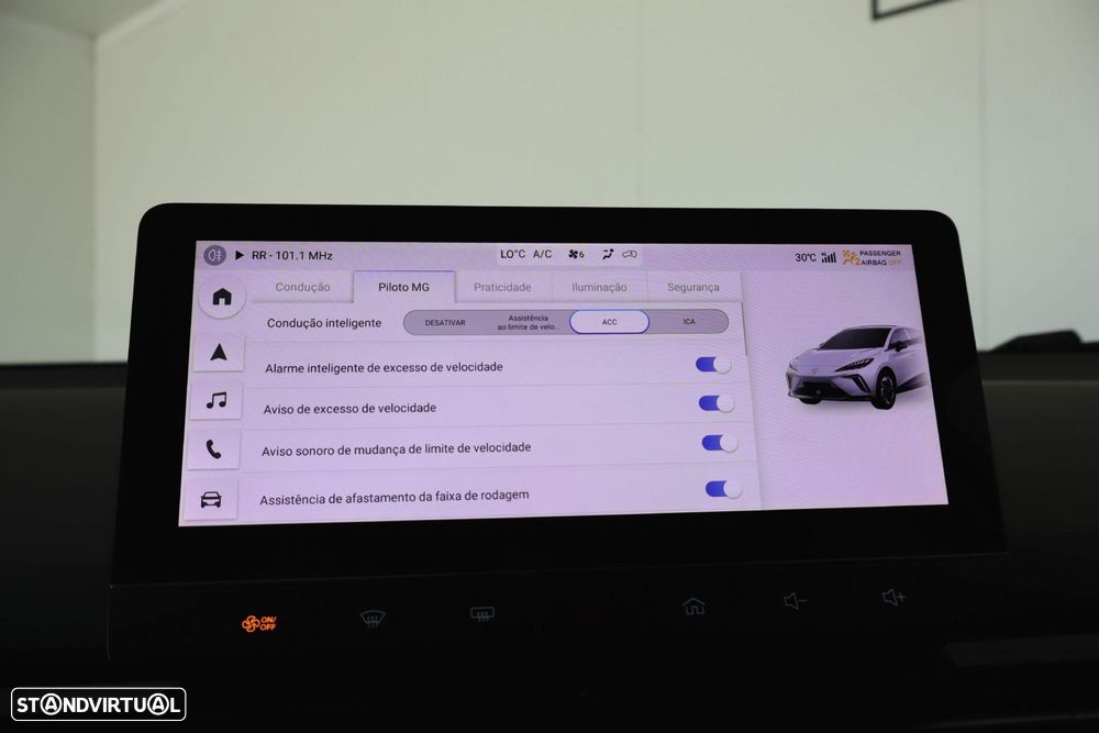 MG MG4 64 kWh Luxury - 32