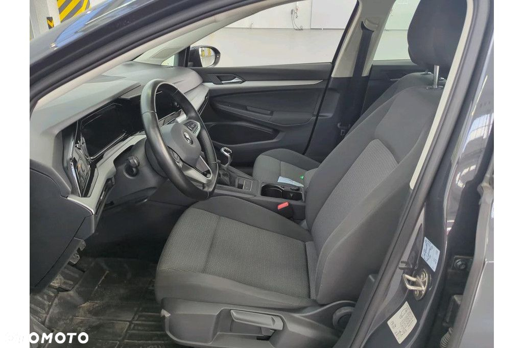 Volkswagen Golf VIII 1.0 TSI - 5