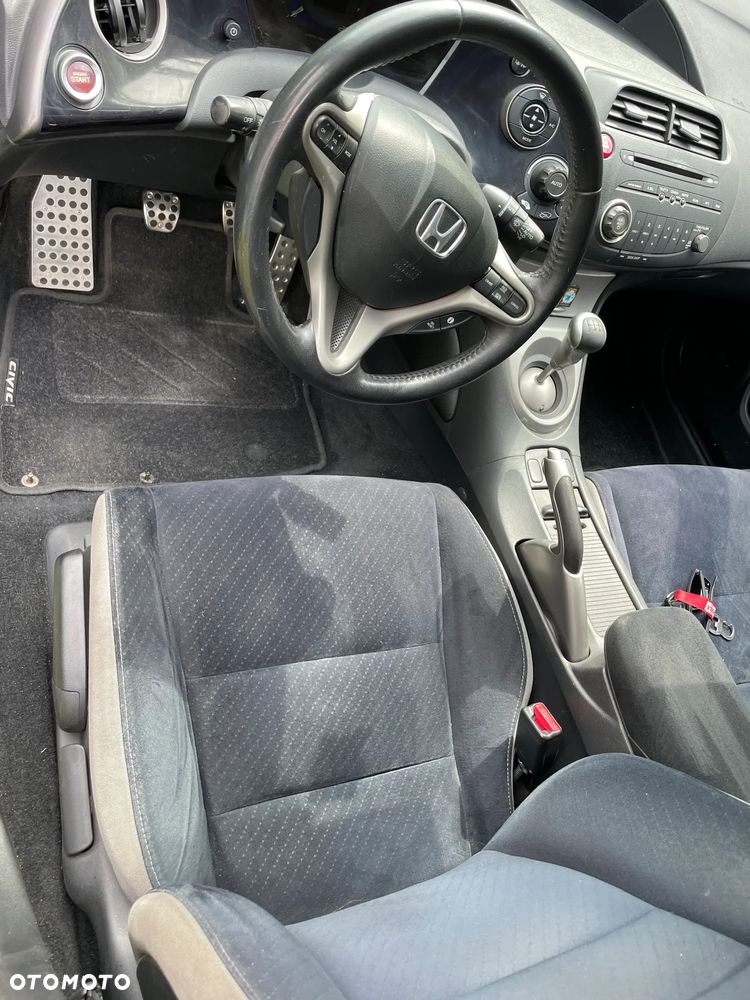 Honda Civic 1.8 Comfort - 11