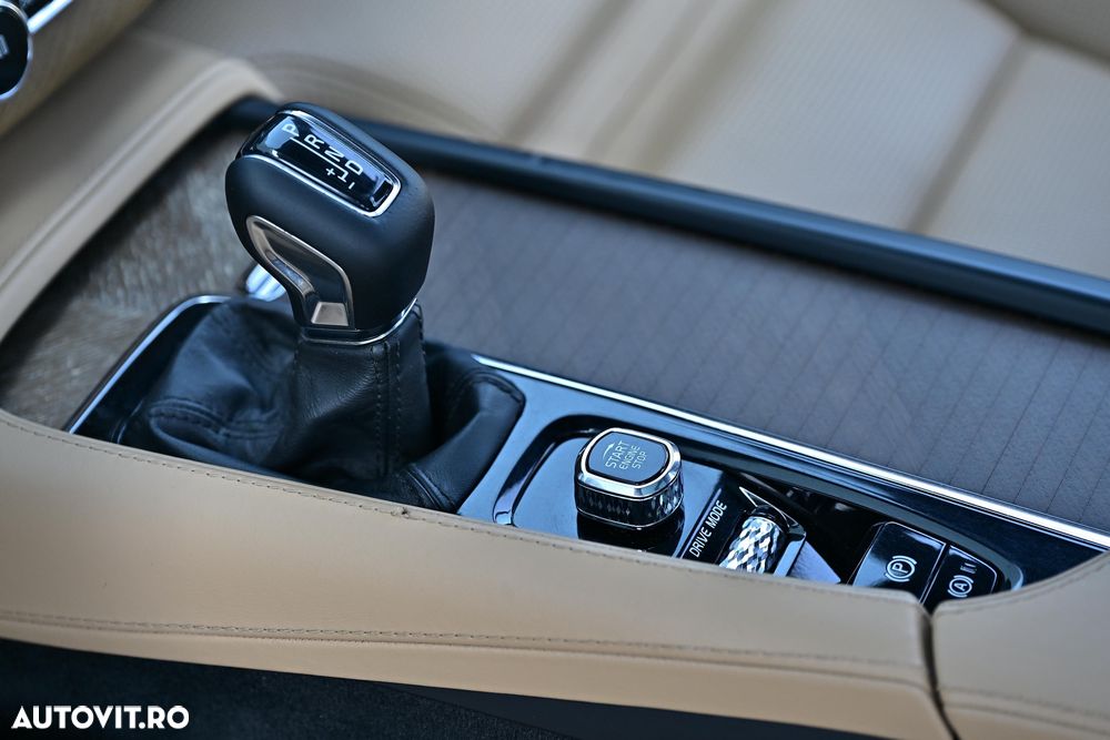 Volvo XC 90 T6 AWD Geartronic Inscription - 17