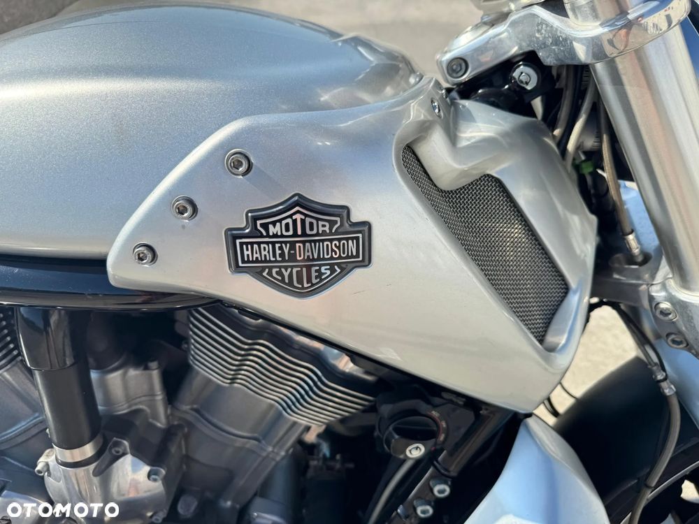 Harley-Davidson V-Rod Muscle - 21