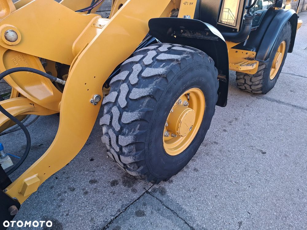 Caterpillar CAT 906 M - 21