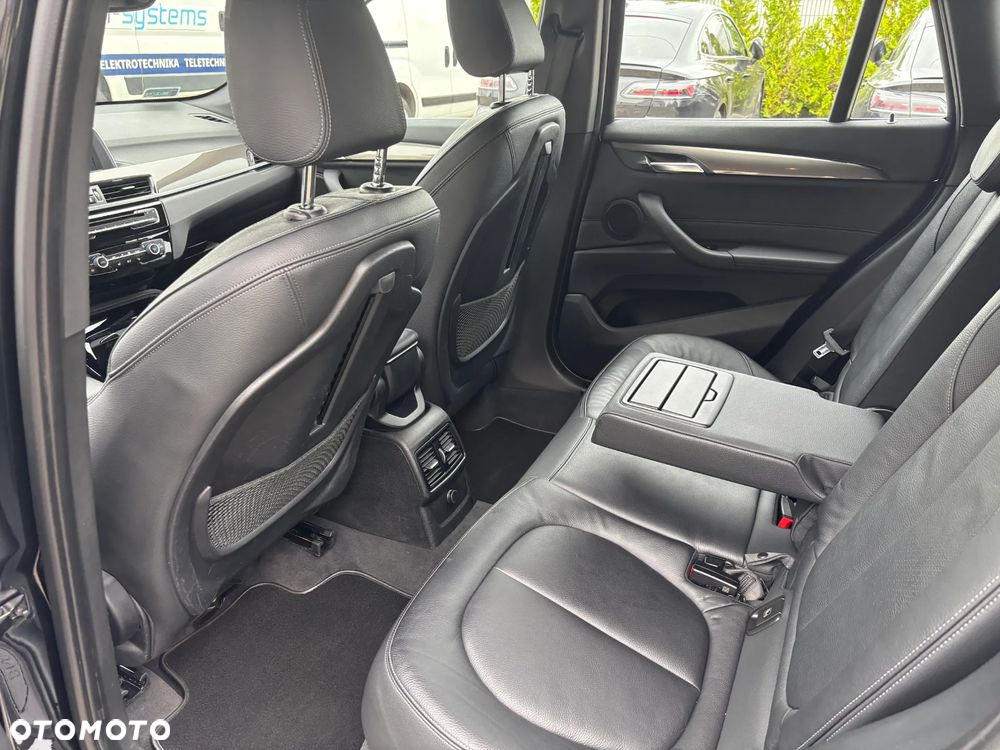 BMW X1 xDrive20i xLine - 11