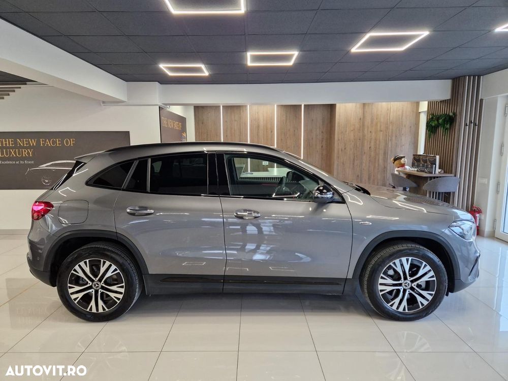 Mercedes-Benz GLA 250 e 8G-DCT - 4