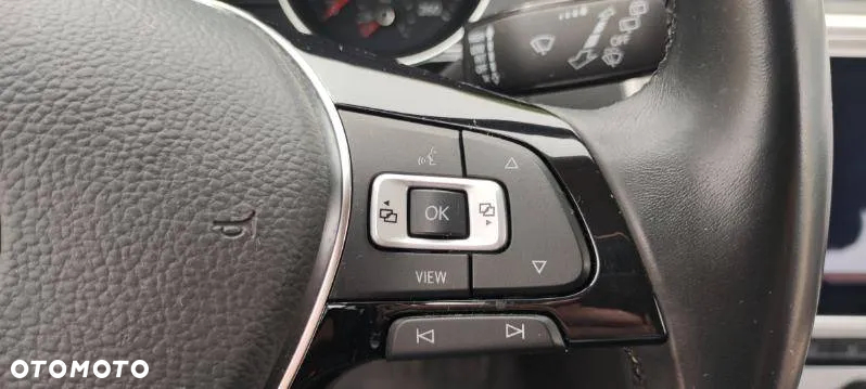 Volkswagen Passat 2.0 TDI SCR Comfortline - 25
